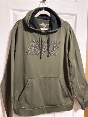 Nike Olive Green Therma-FIT Hoodie with Camo Logo